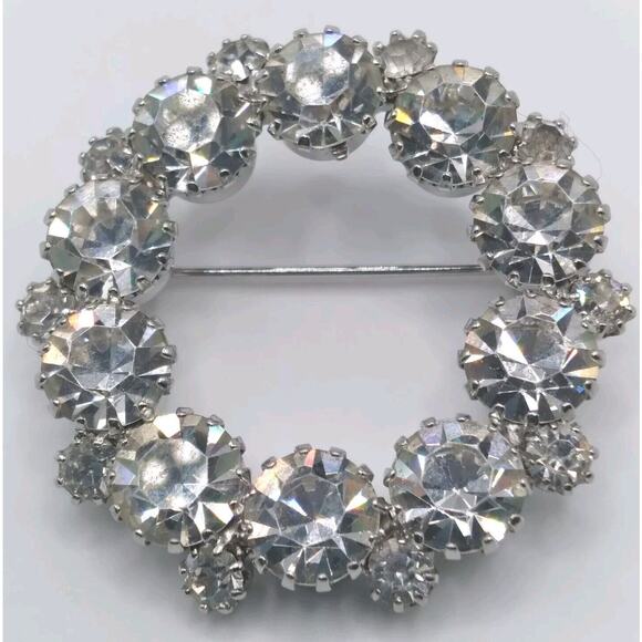 Weiss Brooch Clip-on Earrings Set Vintage Crystal Rhinestones Floral Silvertone - Picture 2 of 8